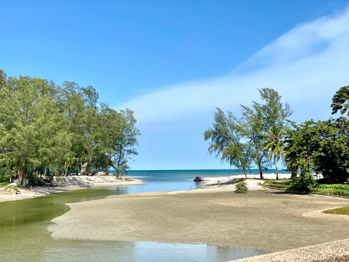 Sand-D House Pool Villa B35 At Rock Garden Beach Resort Rayong Маэ-Пим Экстерьер фото